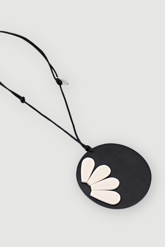 Flower Power Necklace - Black - Sylca - The Wardrobe