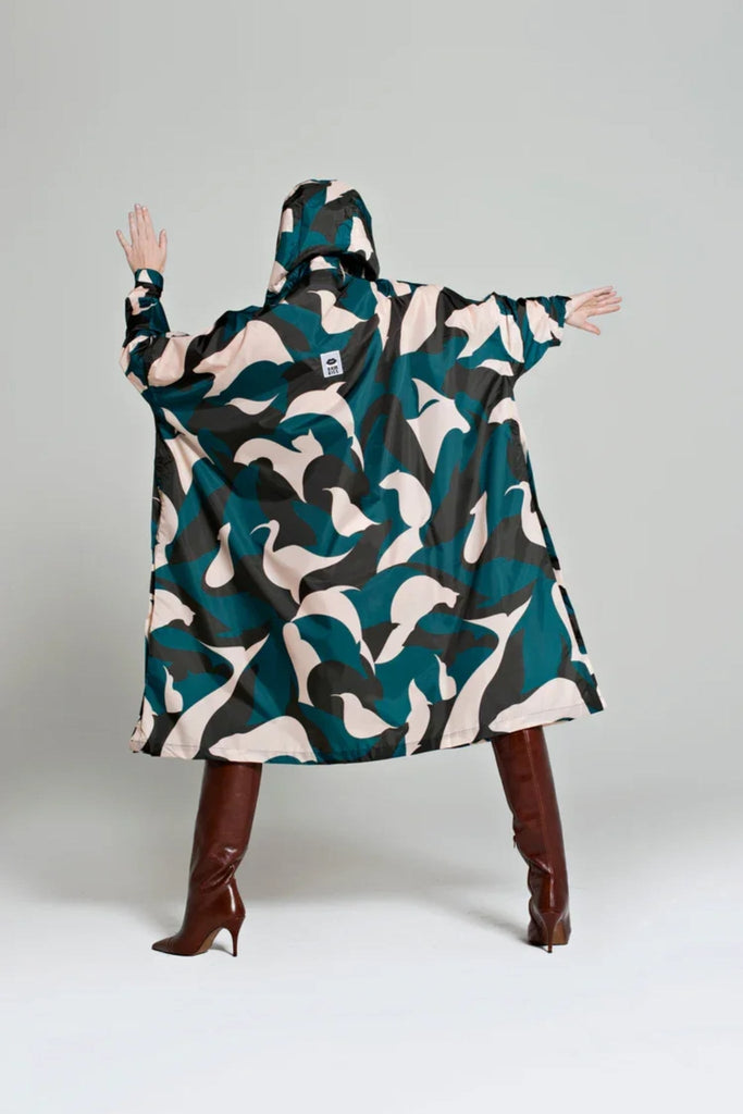 Rain Poncho - Malika Favre Petrol - Rainkiss - The Wardrobe