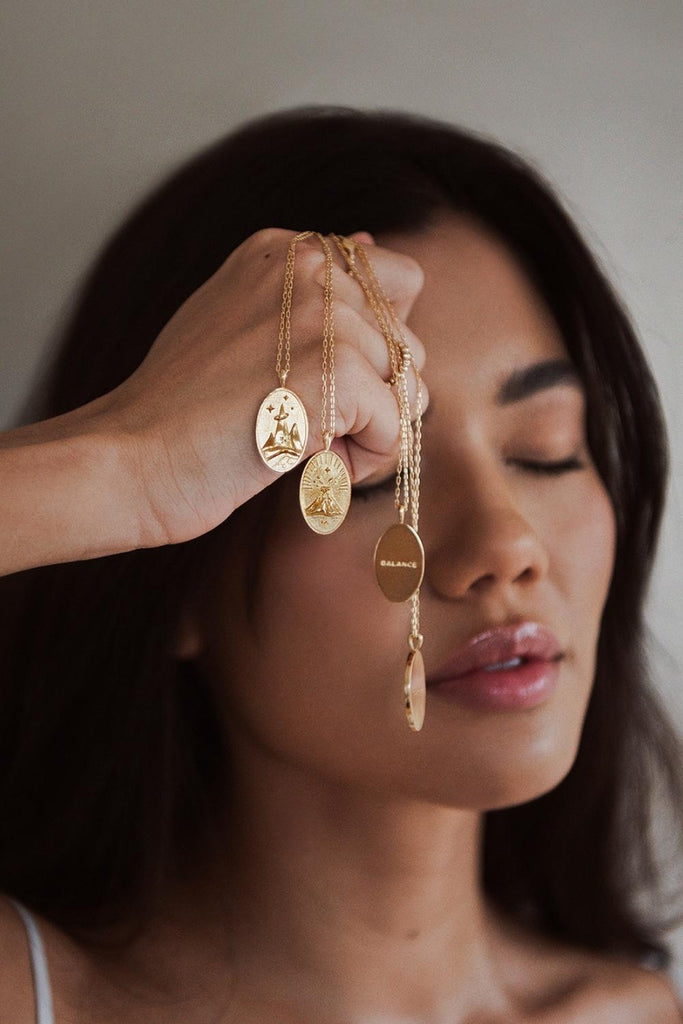 Gold Zodiac Necklace - WellDunn - The Wardrobe