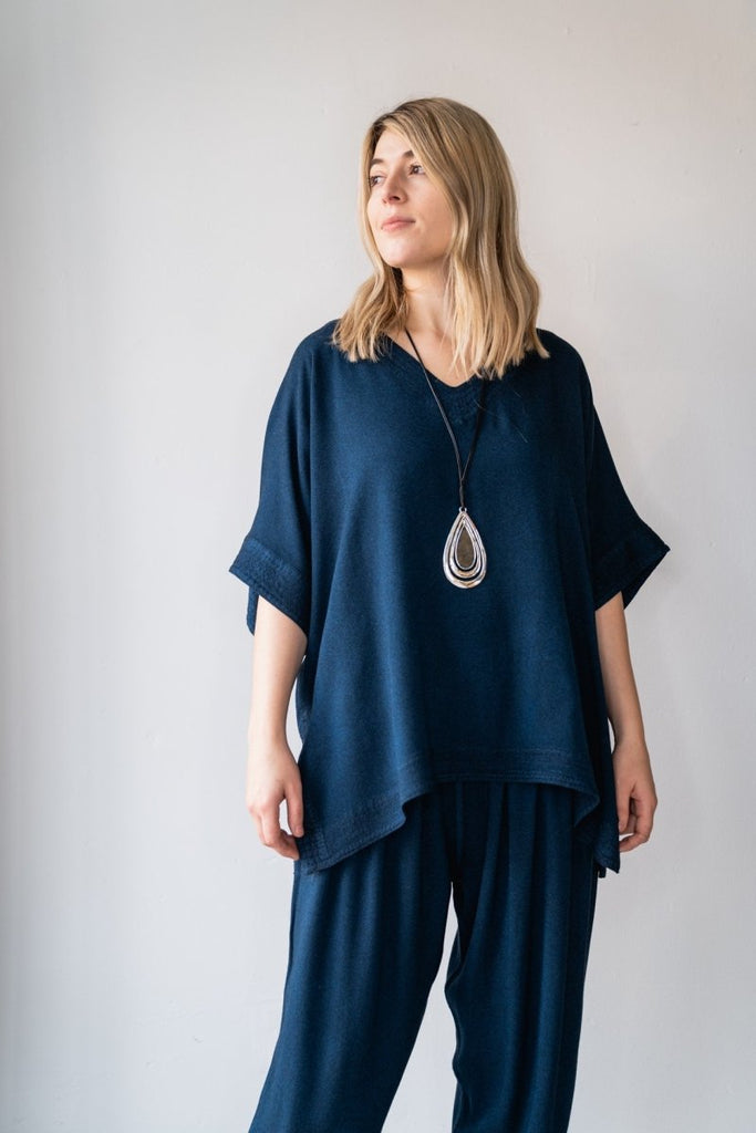 V-Neck Top - Midnight Solid - Dairi - The Wardrobe